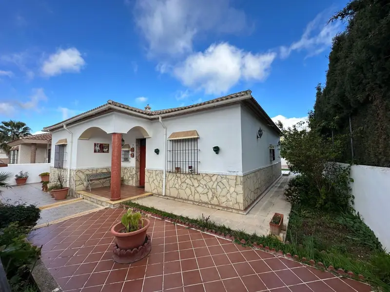 Chalet 4 Dormitorios Casabermeja