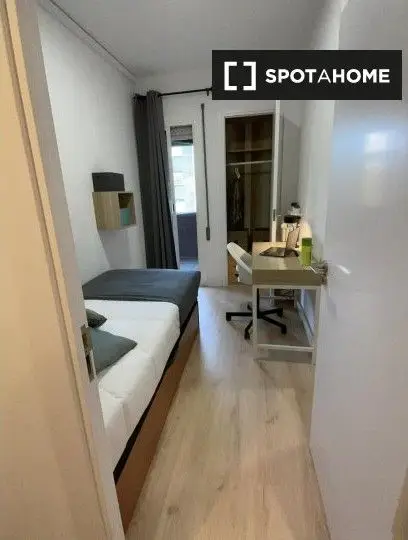 Apartamento 7 dormitorios 2 baños Barcelona