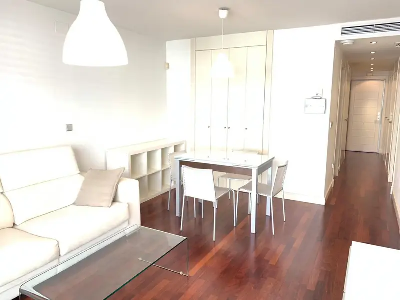 Apartamento de Lujo con Piscina en Alicante Centro