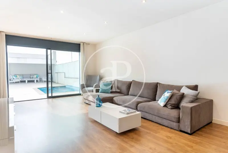Chalet en Sabadell con Piscina Interior y Exterior Gimnasio y Cine
