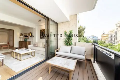 Piso de Lujo en Almagro Madrid Reformado con Terraza