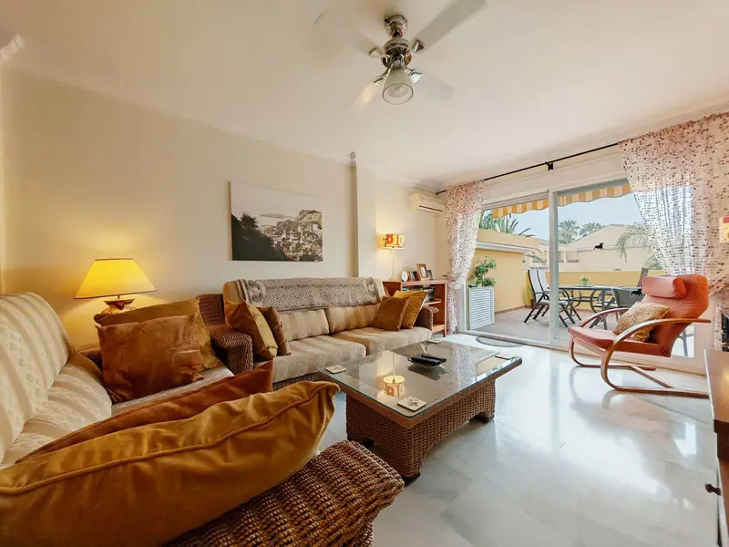 Apartamento 3 Dormitorios Elviria Marbella
