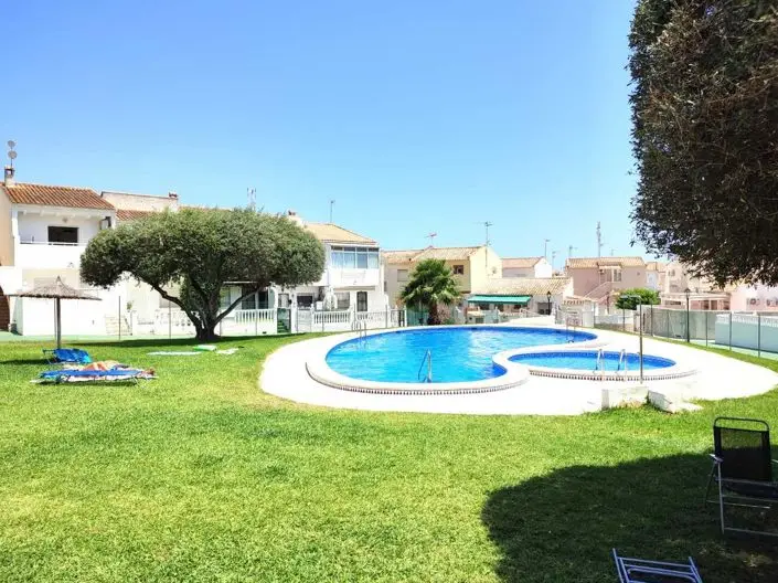 Casa 3 Dormitorios La Florida Cerca Playa Piscina Amueblada