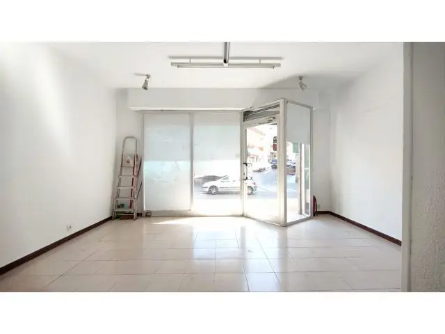 Local Comercial en Alquiler Rubi 35m2
