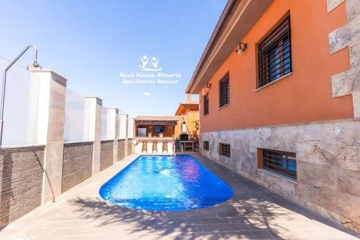 Venta Villa Lujo 4 Dormitorios Piscina Privada Pulpí