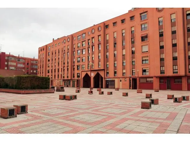 Amplio piso 4 dormitorios garaje trastero Valladolid