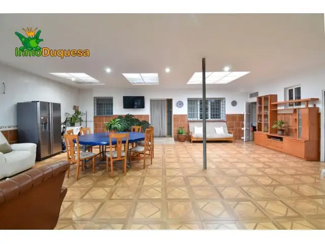 Finca Rústica con Gran Vivienda en Padul