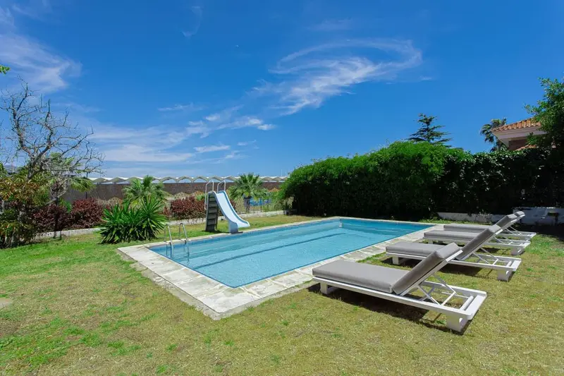 Chalet en Venta Nueva Andalucia Marbella 8 Dormitorios Piscina Privada