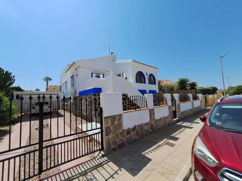 Villa 4 Dormitorios 3 Baños Camposol Piscina Privada