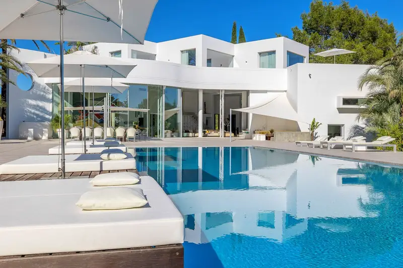 Villa de Lujo en Ibiza 7 Dormitorios Piscina Pista Tenis