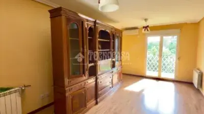 Piso en Venta en Centro de Valdemoro con Terraza y Piscina