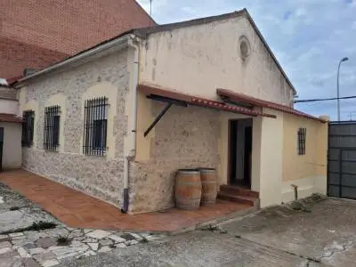 Casa Reformada Arrabal de Portillo 3 Dormitorios Patio 378m2