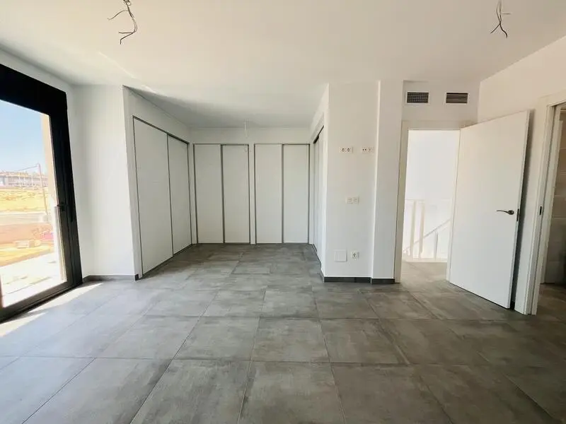 Villa Moderna de 4 Dormitorios en Gran Alacant