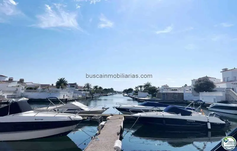 Villa en venta Empuriabrava con amarre 3 dormitorios vistas al canal