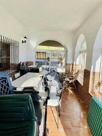 Villa de 4 Dormitorios en Venta en Cela Almeria