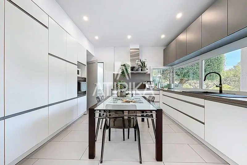 Villa de Lujo en Les Botigues de Sitges 240m2 5 habitaciones 4 baños