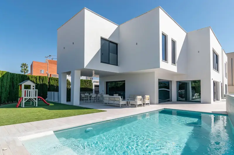 Venta Casa 6 Habitaciones Monteluz Peligros