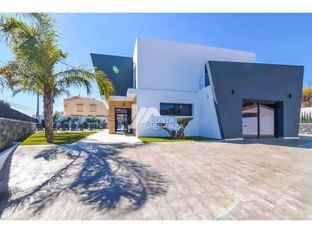 Villa Moderna en Calpe con Vistas al Peñón de Ifach