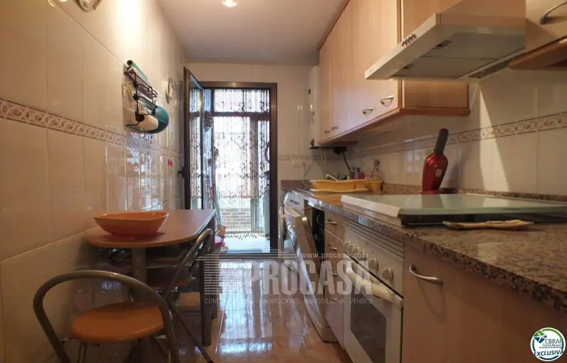 Apartamento en Roses con 3 Suites, Piscina y Parking