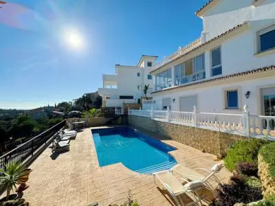 Villa Lujosa en Elviria 8 Dormitorios 7 Baños Cerca de la Playa