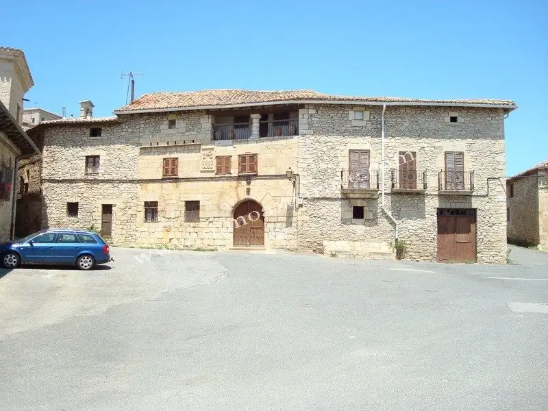 Casa Señorial en Azcona para Reformar 1650m2