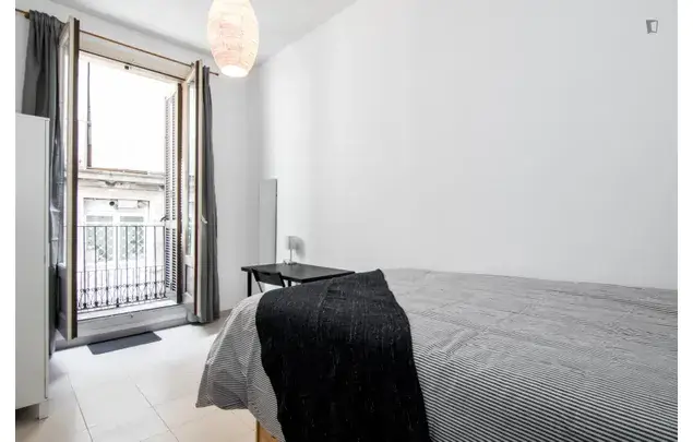 Alquiler Apartamento 4 Dormitorios Barcelona El Raval Estudiantes