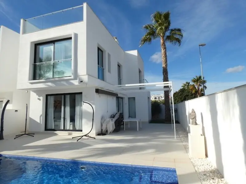 Villa 3 Dormitorios Ciudad Quesada Piscina Privada