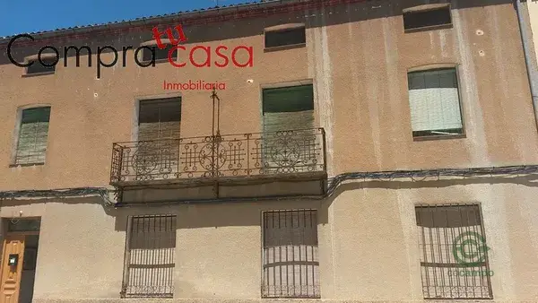 Caseron 3 Plantas Semi Reformado Bernuy de Porreros Segovia