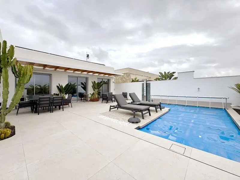 Villa en Venta Los Montesinos 3 Dormitorios Piscina Climatizada