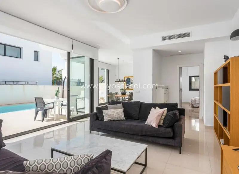 Chalet en Venta Ciudad Quesada 5 Dormitorios Piscina Jardin
