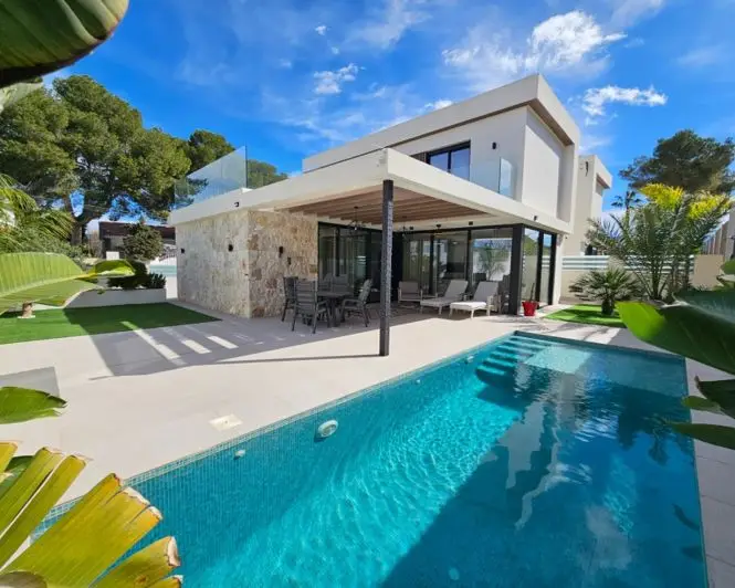 Villa de Lujo 3 Dormitorios en Venta