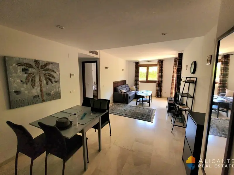 Apartamento en Planta Baja con Piscina en Punta Prima Torrevieja