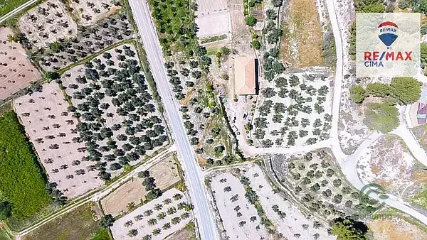 Finca con Casa en Construcción en Castillejar Granada