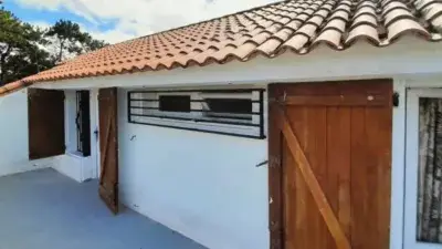 Chalet en venta en O Grove cerca de la playa