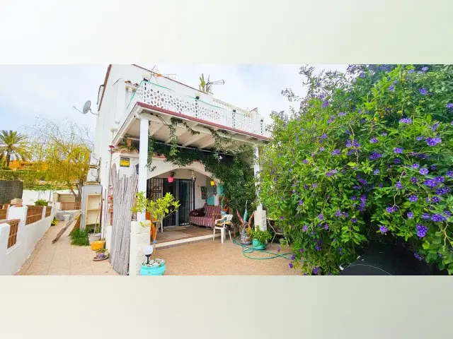 Casa-Villa de 2 Dormitorios en venta La Duquesa, España
