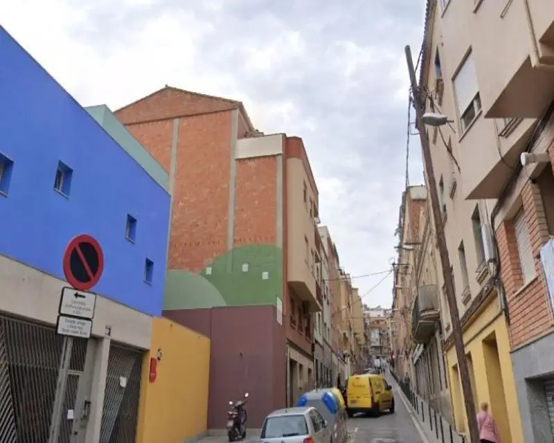 Local 76m2 Barcelona Calle Bernat Bransi
