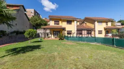 Casa pareada en venta en Valdecilla