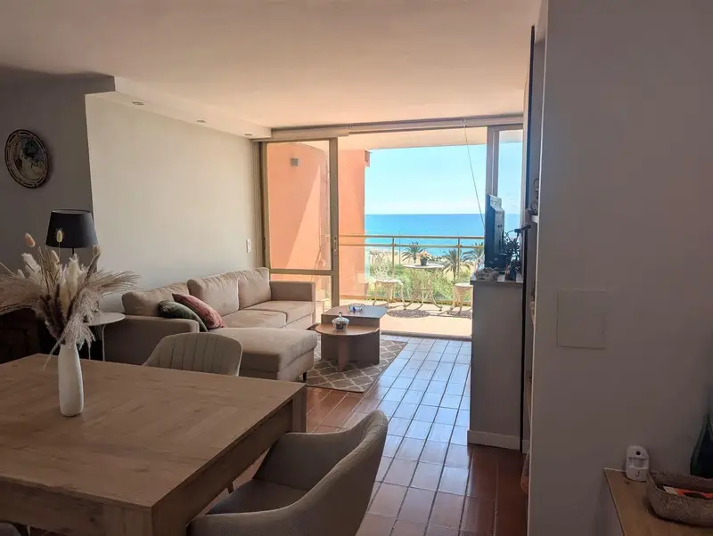 Piso en Calella en primera linea de mar con terraza