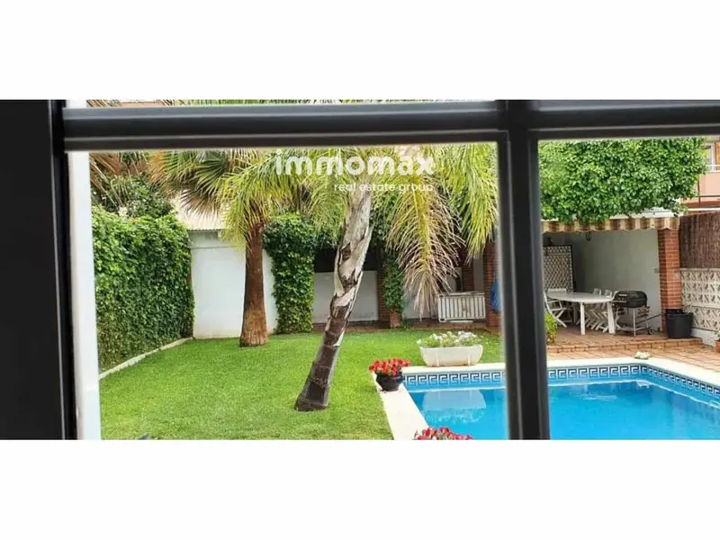 Chalet en venta en Segur de Calafell con piscina y garaje