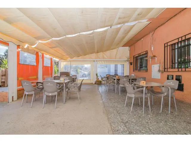 Casa con Negocio en la Malaha - Vivienda y Renta Asegurada