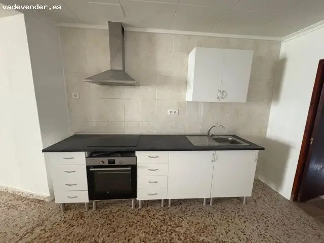 Casa Grande en Almansa con Terraza Bodega y Patio