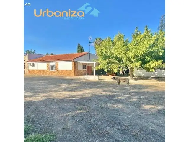 Chalet en Dehesilla de Calamón con Piscina y 5000m2