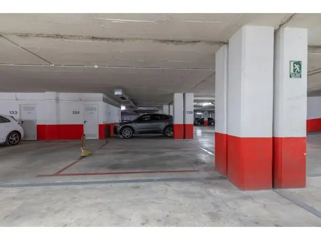 Plaza Garaje Amplia PTS Urbanizacion Privada