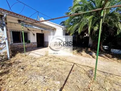 Casa para reformar en Nambroca 139m² con Garaje y Patio