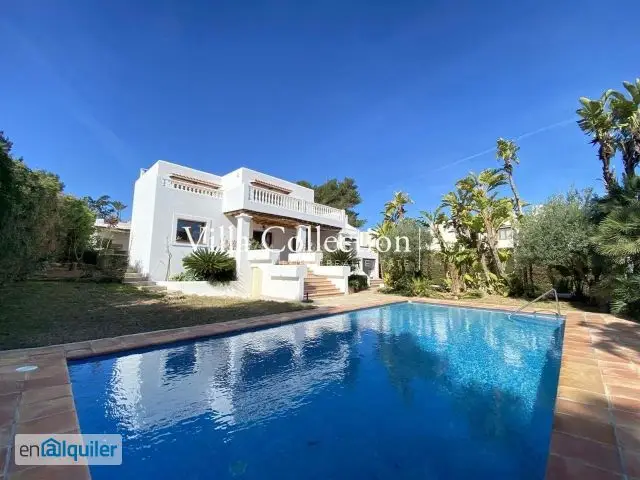 Casa en Santa Eulalia con Piscina y Vistas al Mar