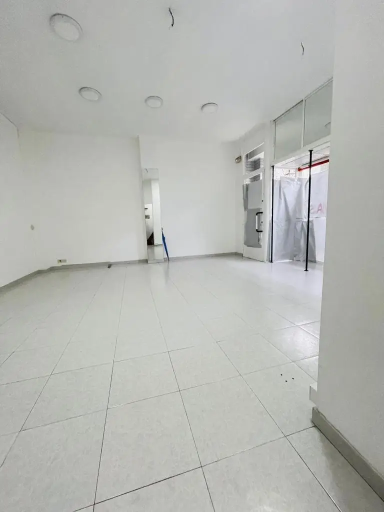 Venta Local Comercial Ribeira Centro 50m2