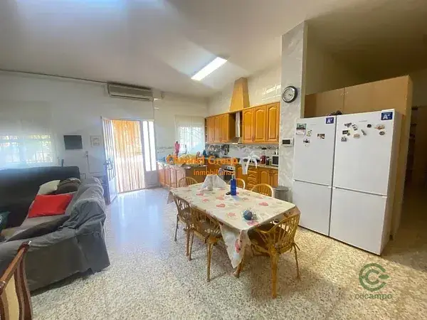 Casa con Piscina y Casa Cueva en Crevillent
