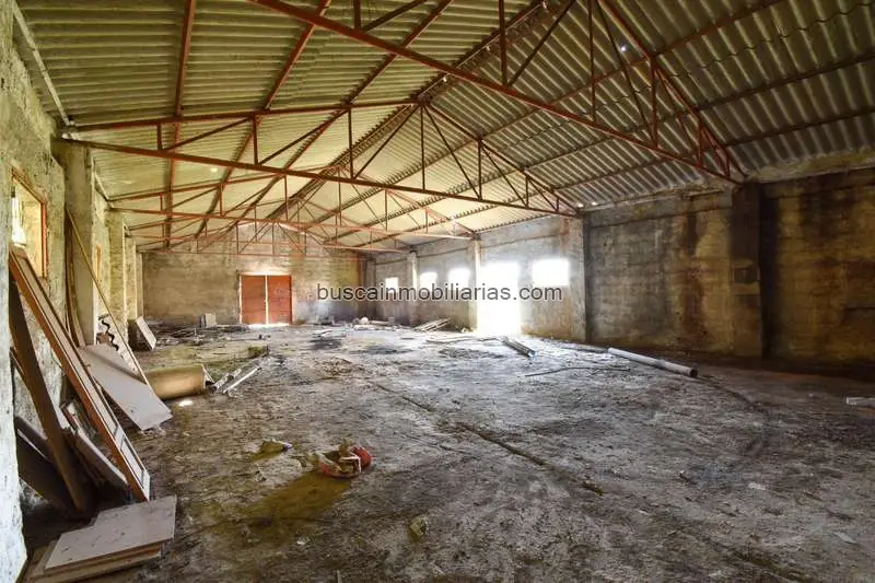 Nave Industrial en Venta Durcal Gran Capacidad