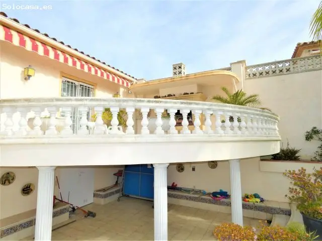 Chalet en Venta Empuriabrava con Piscina y Amarre