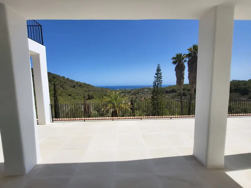 Chalet en Venta Ibiza: Finca Original con Vistas al Mar